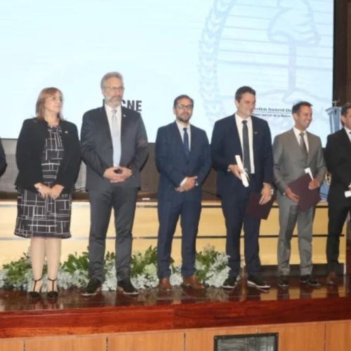 Diploma para los diputados electos votados y no por el pueblo