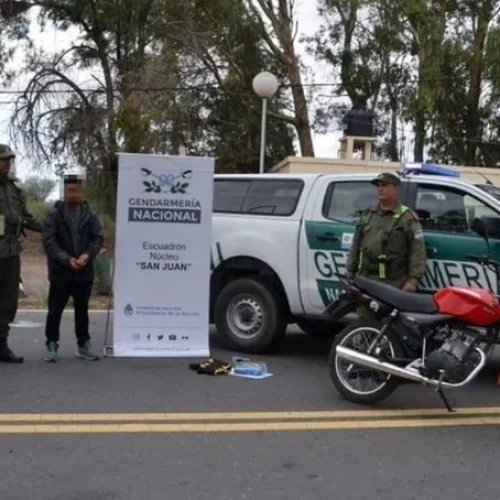 Detuvieron a dos conductores que llevaban más de 2 kg. de cocaína