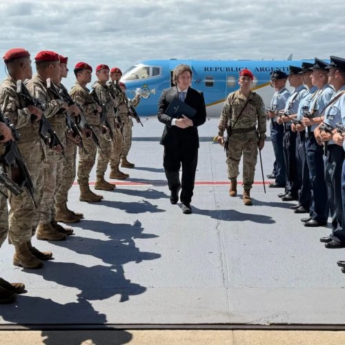 Denuncian que Milei le ofreció a Trump el Puerto de Ushuaia como pago para entrar a la Junta por la Paz