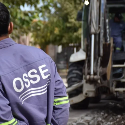 Reparación de cloacas complica el tránsito en pleno centro sanjuanino