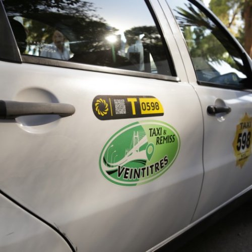 Robaron en Zonda usando un remis y el chofer terminó detenido