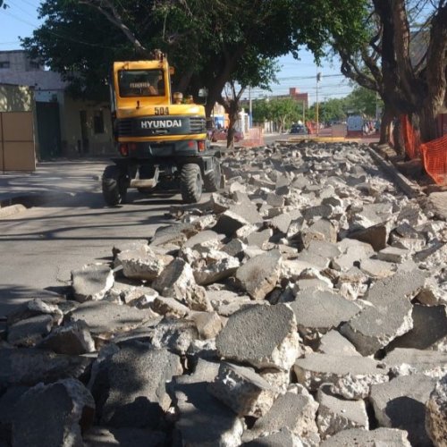 Comenzó la pavimentación de calle Urquiza entre Córdoba y 9 de Julio
