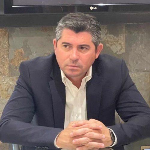 Orrego suspende su agenda internacional y vuelve a San Juan por la tragedia aérea