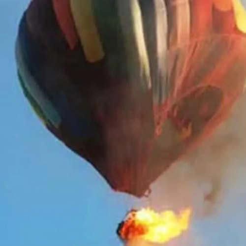 Video: así se prendió fuego el globo aerostático en Brasil y cayó al vacío