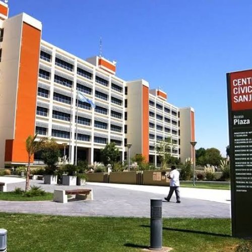 Los empleados públicos tendrán acreditados sus haberes el 31 de julio