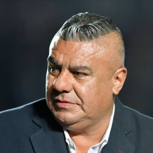 Chiqui quiere seguir en la AFA y milei se lo quiere limpiar