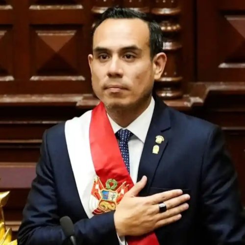 Destituyeron al presidente de Perú, José Jerí