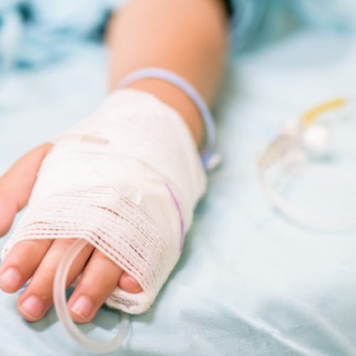 Le quemó la boca a su hijo porque decía “malas palabras” y quedó imputada