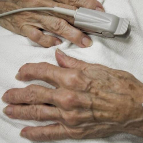 Salvaje agresión a una abuela en Albardón