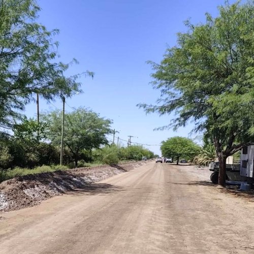 El gobernador Marcelo Orrego tomo la decisión de hacer el pavimento hasta la escuela Perez Ciani en 9 de Julio
