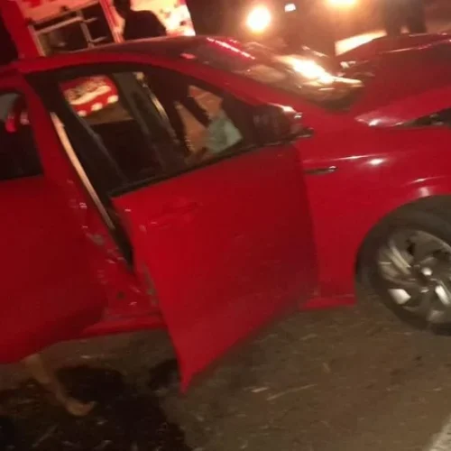 San Martín: una familia se estrelló contra un árbol con su auto y hay un fallecido